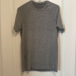 Lululemon Athletica Gray Short Sleeve Tee